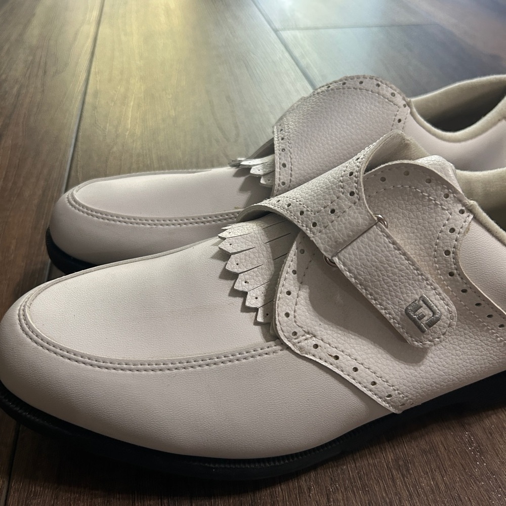 FootJoy GreenJoys White Kiltie Golf Shoes - Picture 3 of 6